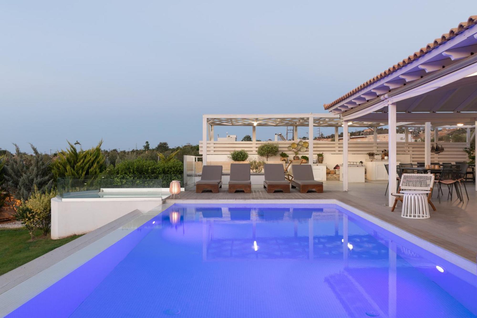 Alba Bianca Villa, Family Retreat With Heated Pool By Thinkvilla Χερσόνησος Εξωτερικό φωτογραφία