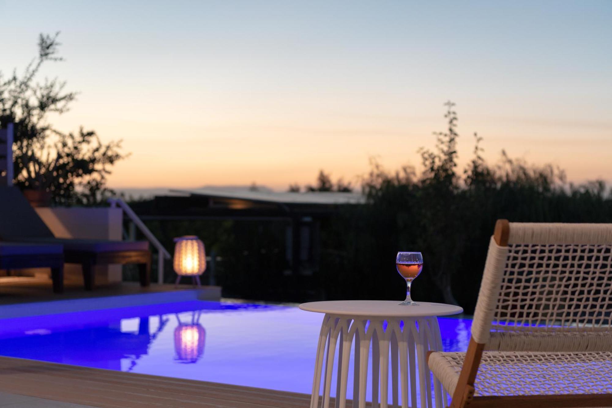 Alba Bianca Villa, Family Retreat With Heated Pool By Thinkvilla Χερσόνησος Εξωτερικό φωτογραφία